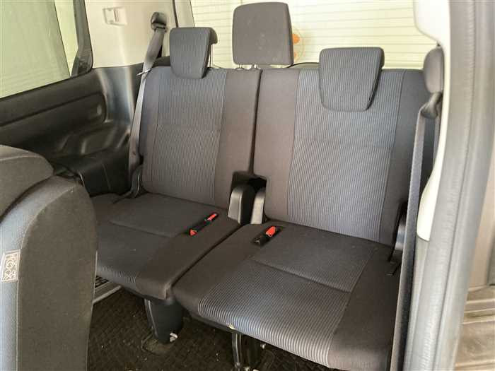 2020 Toyota Noah 3BA-ZRR85G (UW-694268df53b98)[14]