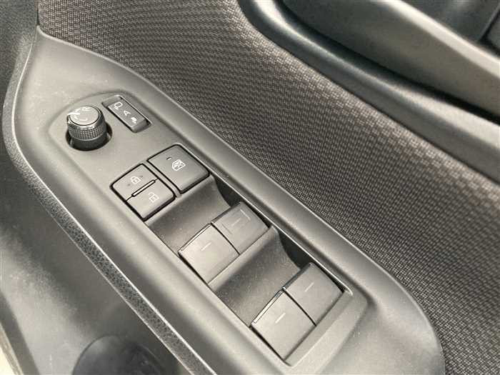 2020 Toyota Noah 3BA-ZRR85G (UW-694268df53b98)[20]