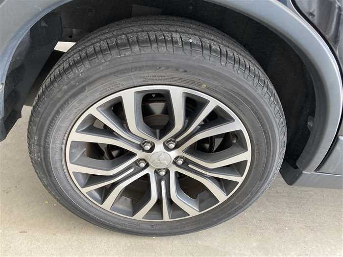 2016 Mitsubishi Outlander DBA-GF8W (UW-694268dfb4797)[8]