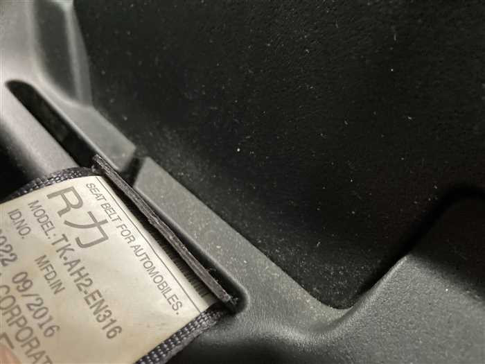 2016 Mitsubishi Outlander DBA-GF8W (UW-694268dfb4797)[25]