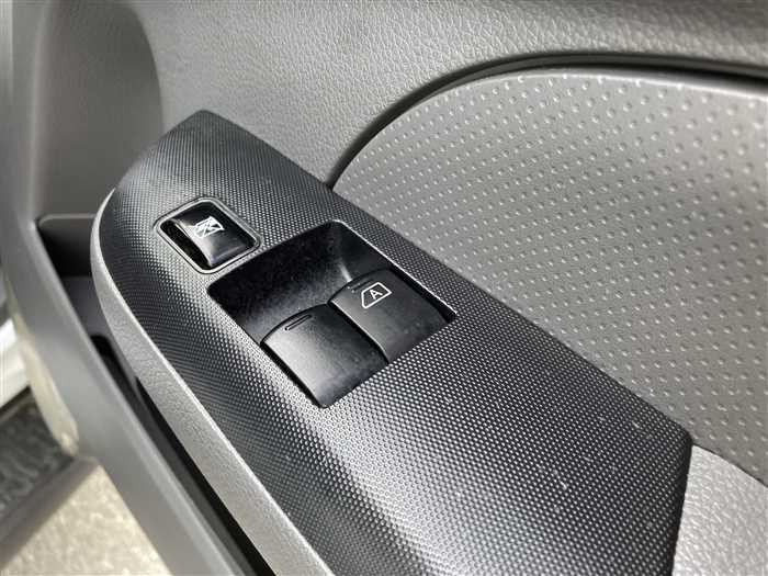 2019 Nissan NV350 Caravan LDF-CW8E26 (UW-695e110f56db8)[24]