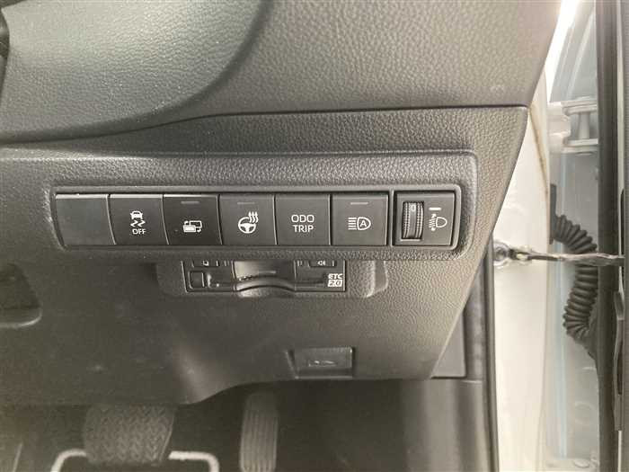 2022 Toyota Corolla Touring Wagon 6AA-ZWE211W (UW-69ad002ab6add)[17]