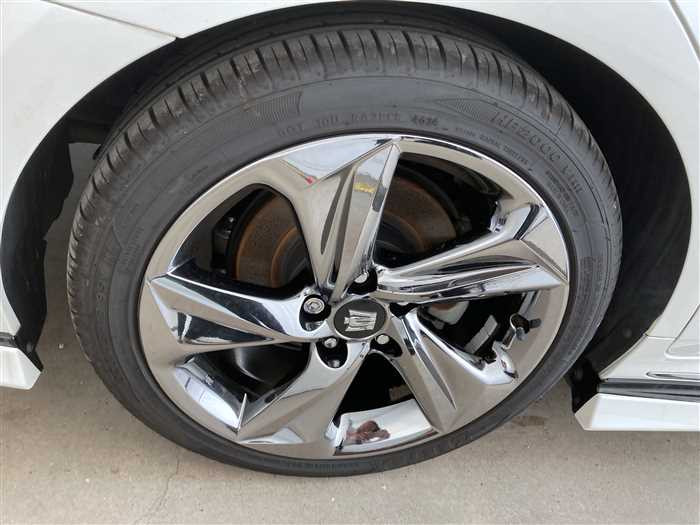 2018 Toyota Crown 3BA-ARS220 (UW-69ad002b3a9ef)[8]