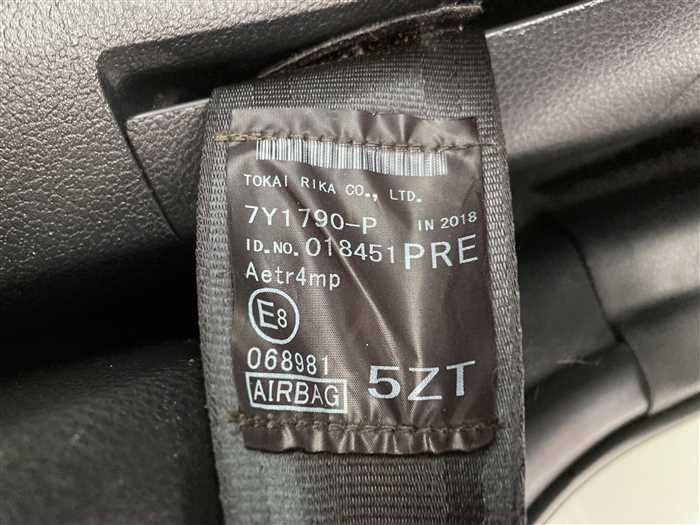 2018 Toyota Crown 3BA-ARS220 (UW-69ad002b3a9ef)[25]