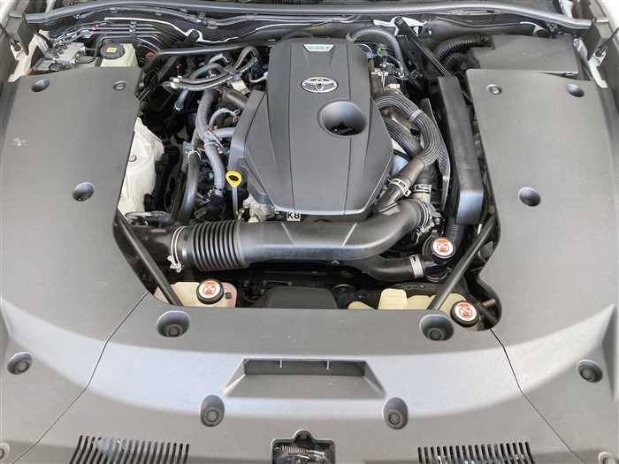 2018 Toyota Crown 3BA-ARS220 (UW-69ad002b3a9ef)[27]