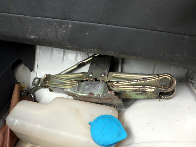 1992 Honda Acty Truck HA3 (UW-695c87bf0d971)[18]