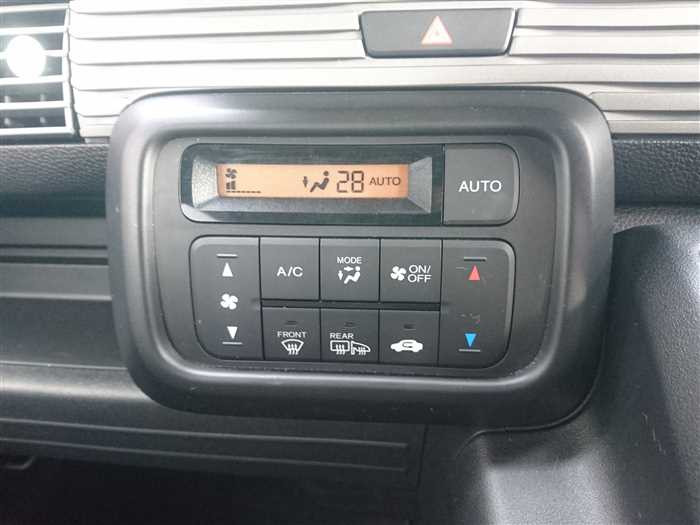 2021 Honda N-VAN JJ2 (UW-69a693ef57e5b)[21]