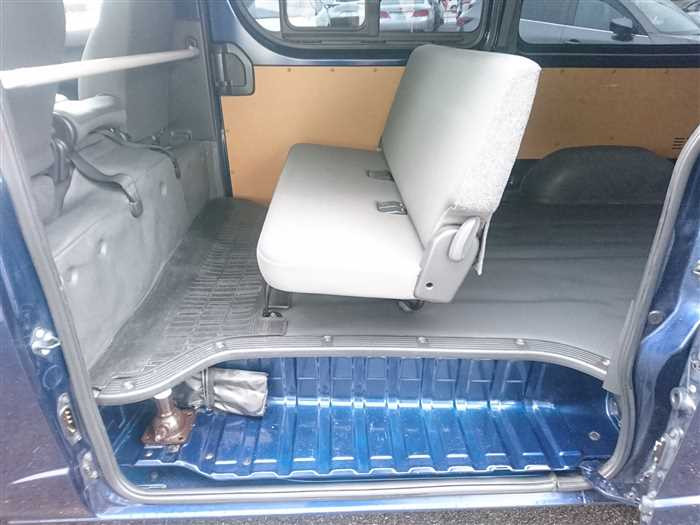 2020 Toyota Hiace Van TRH200V (UW-695e10fd6c050)[13]