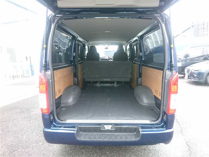 2020 Toyota Hiace Van TRH200V (UW-695e10fd6c050)[14]