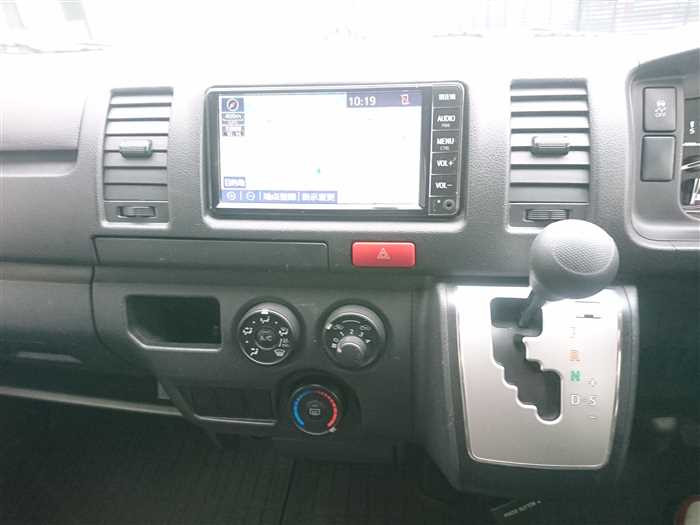 2020 Toyota Hiace Van TRH200V (UW-695e10fd6c050)[17]