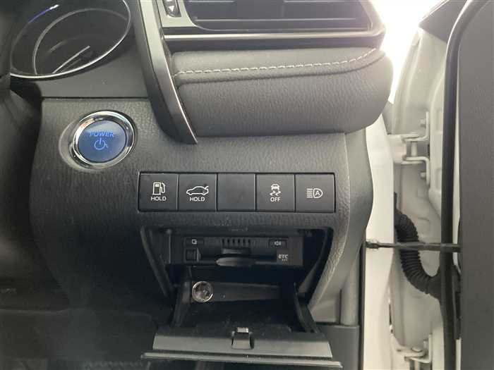 2020 Toyota Camry Hybrid 6AA-AXVH70 (UW-695e10fdefcb5)[16]