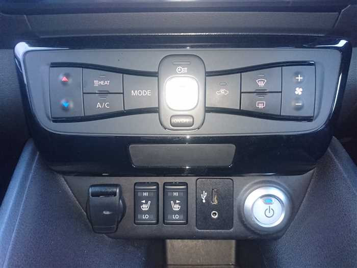 2019 Nissan Leaf ZE1 (UW-695e110018c16)[18]