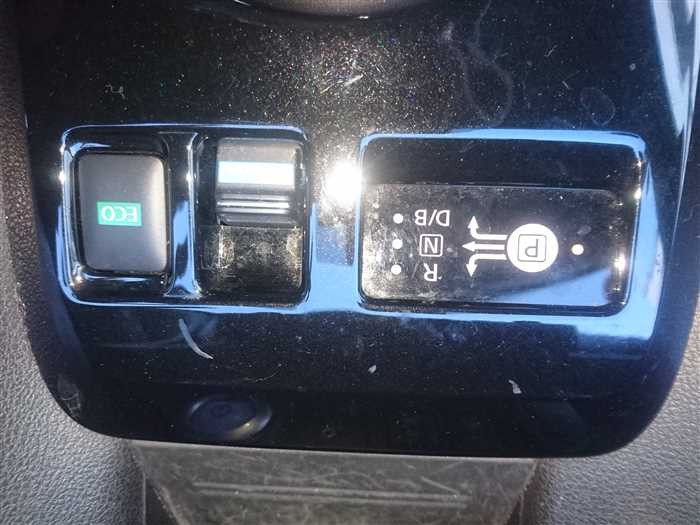 2019 Nissan Leaf ZE1 (UW-695e110018c16)[20]