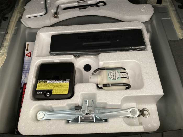 2019 Toyota Corolla Axio DBA-NZE164 (UW-695e11011ed6f)[12]