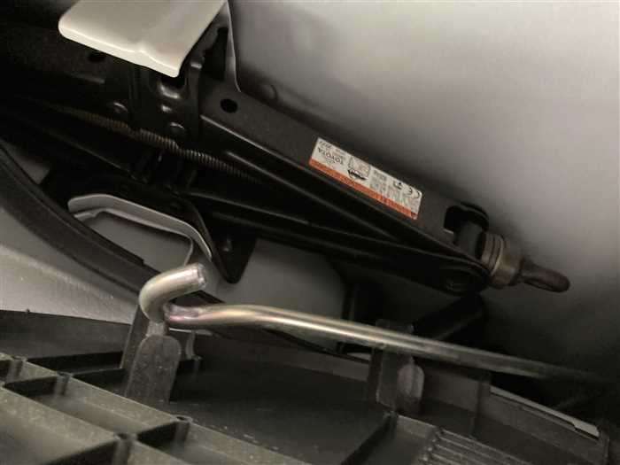 2014 Toyota Probox Van DBE-NCP160V (UW-695e110747b94)[12]