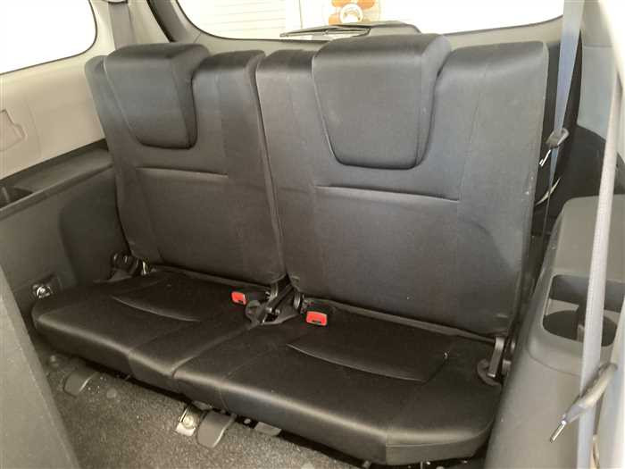 2013 Toyota Wish DBA-ZGE25G (UW-695e11080b562)[13]