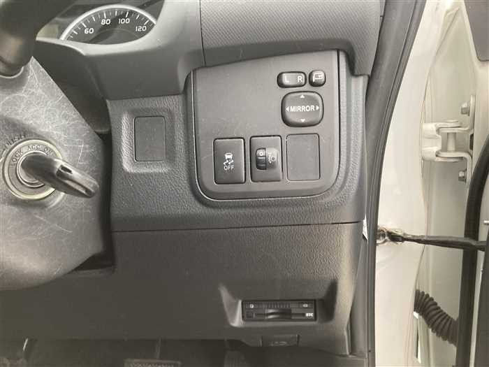 2013 Toyota Wish DBA-ZGE25G (UW-695e11080b562)[18]