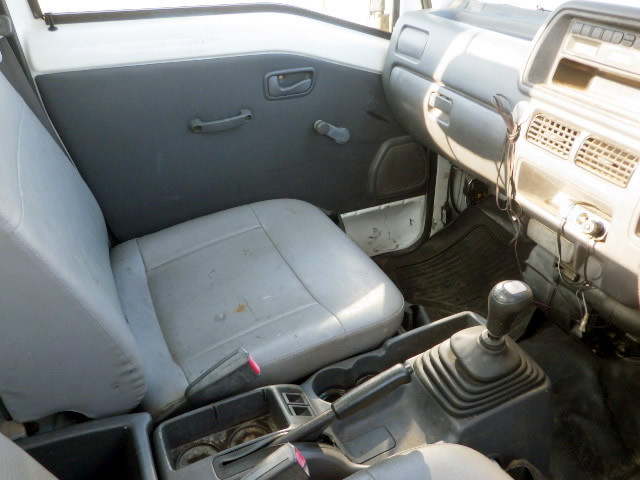 2000 Subaru Sambar TT2 (UW-6969d28ee0869)[8]