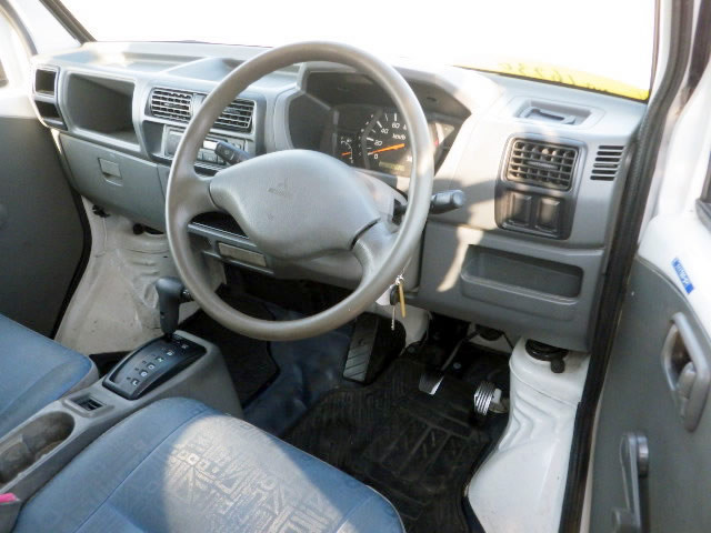 2000 Mitsubishi Minicab Truck U61T (UW-695f70bf2bad2)[10]