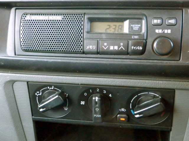 2000 Mitsubishi Minicab Truck U61T (UW-695f70bf2bad2)[11]