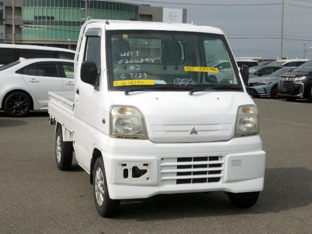 2000 Mitsubishi Minicab Truck U61T