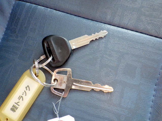 2000 Mitsubishi Minicab Truck U61T (UW-695f70bf2bad2)[14]