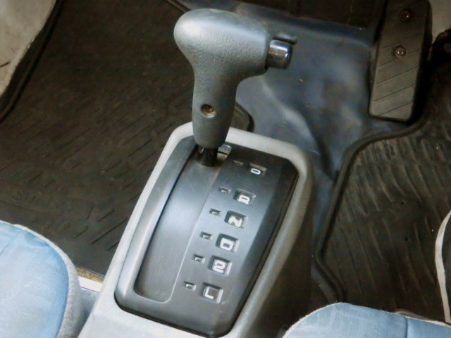 2000 Mitsubishi Minicab Truck U61T (UW-695f70bf2bad2)[13]