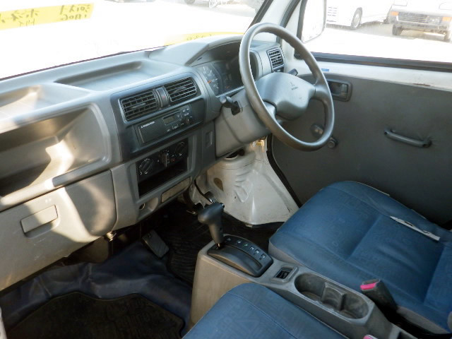 2000 Mitsubishi Minicab Truck U61T (UW-695f70bf2bad2)[9]