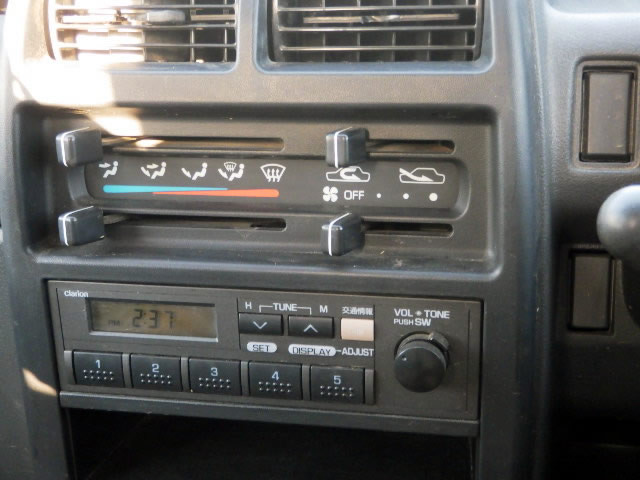 1993 Mitsubishi Minicab Truck U42T (UW-6969dc3654d41)[11]