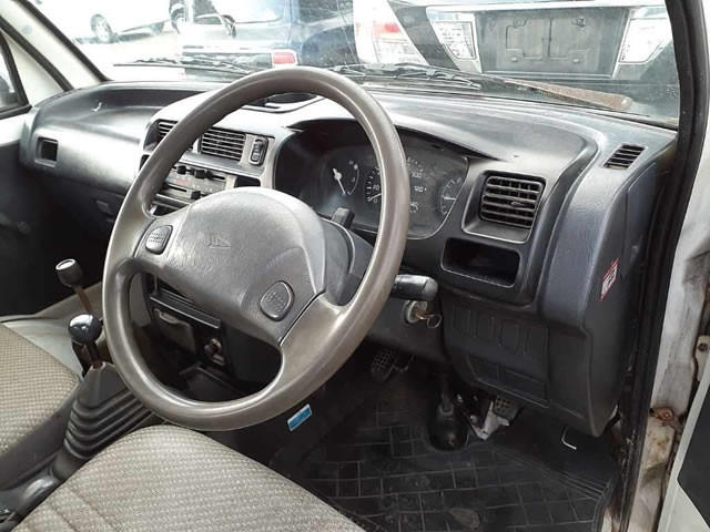 1999 Daihatsu Hijet Truck S210P (UW-694e515bd0648)[4]