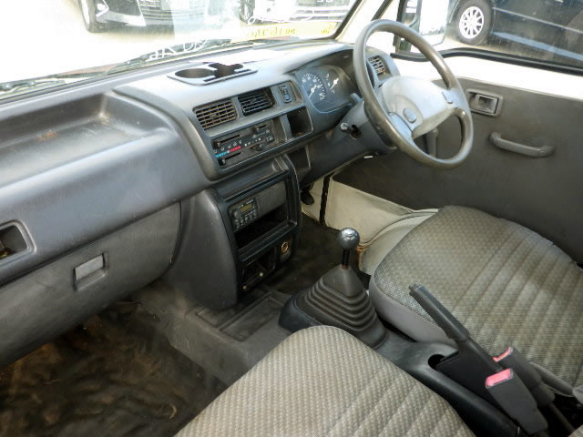 2000 Daihatsu Hijet Truck S210P (UW-6971ce09b0285)[9]