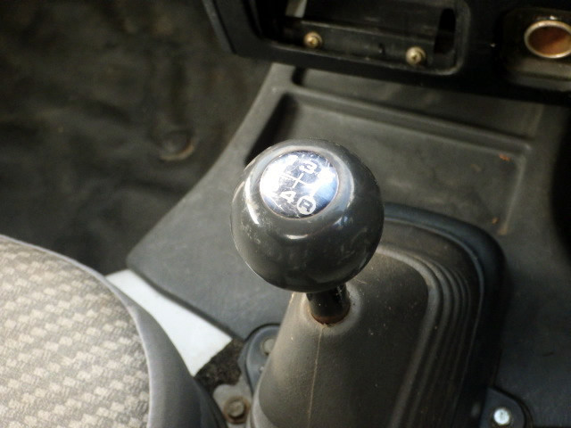 2000 Daihatsu Hijet Truck S210P (UW-6971ce09b0285)[13]