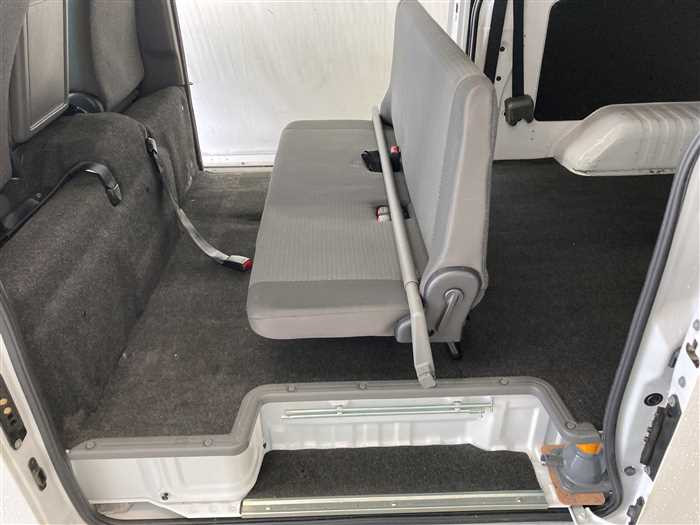 2020 Nissan NV350 Caravan CBF-VR2E26 (UW-69ad000118f0b)[12]