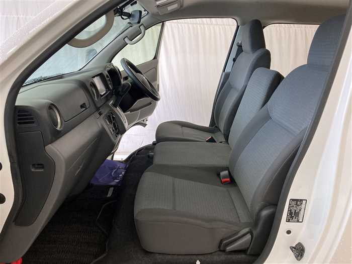 2020 Nissan NV350 Caravan CBF-VR2E26 (UW-69ad000118f0b)[13]