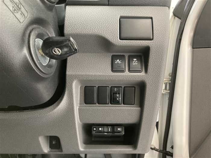 2020 Nissan NV350 Caravan CBF-VR2E26 (UW-69ad000118f0b)[16]