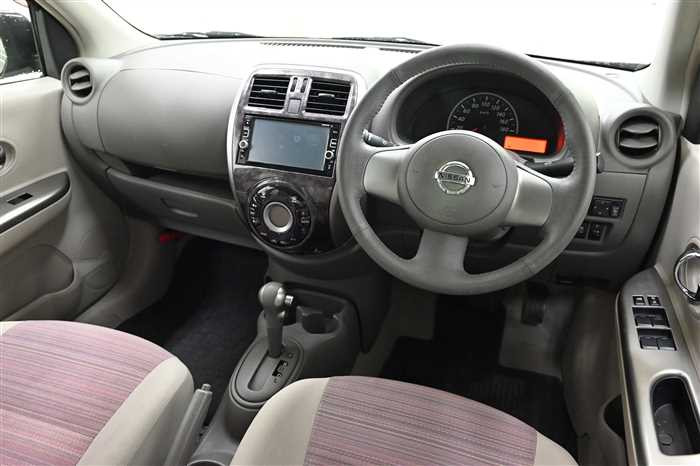 2017 Nissan March DBA-K13 (UW-69ad00012a045)[8]