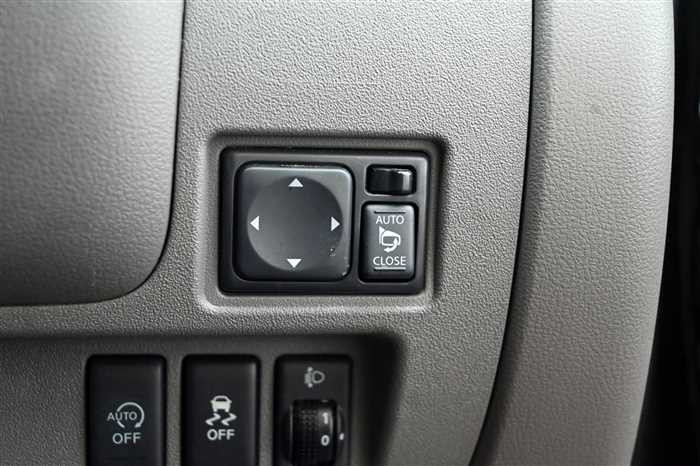 2017 Nissan March DBA-K13 (UW-69ad00012a045)[17]