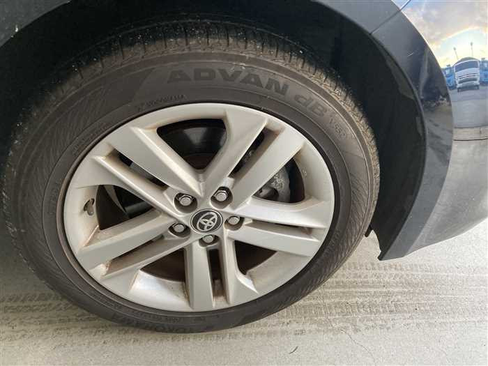 2019 Toyota Corolla Sports 3BA-NRE210H (UW-695e10e96061f)[7]