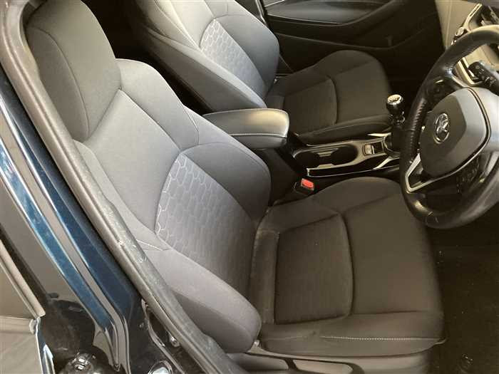 2019 Toyota Corolla Sports 3BA-NRE210H (UW-695e10e96061f)[9]