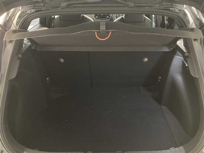 2019 Toyota Corolla Sports 3BA-NRE210H (UW-695e10e96061f)[11]