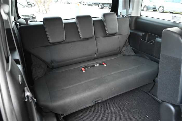 2012 Honda Step WGN DBA-RK5 (UW-69a69414556c2)[16]