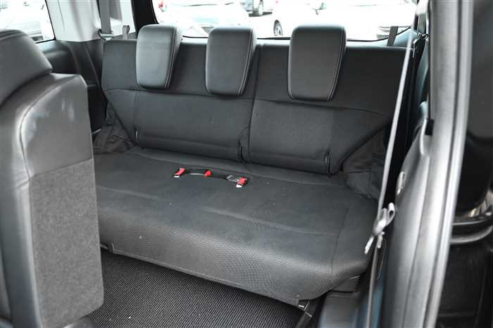 2012 Honda Step WGN DBA-RK5 (UW-69a69414556c2)[20]