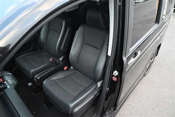 2012 Honda Step WGN DBA-RK5 (UW-69a69414556c2)[21]