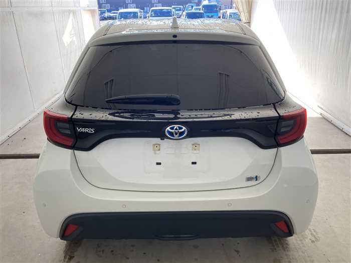 2020 Toyota Yaris 6AA-MXPH10 (UW-69ad0002b9186)[5]