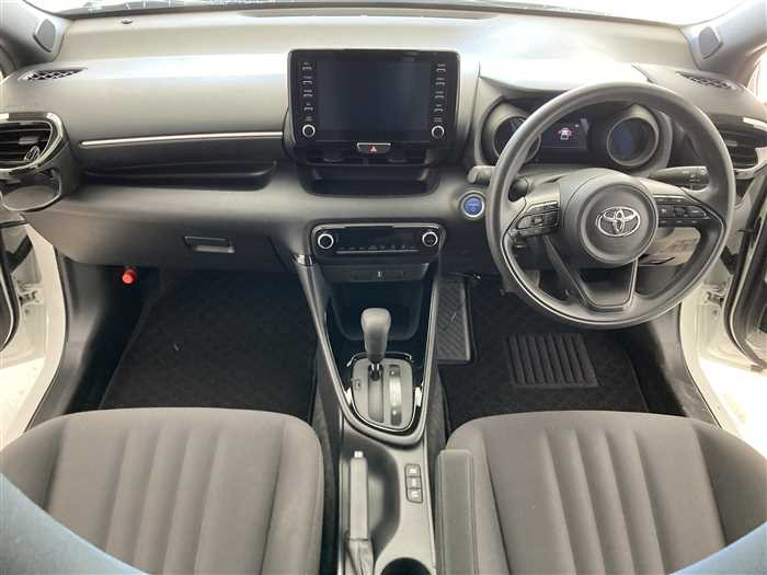 2020 Toyota Yaris 6AA-MXPH10 (UW-69ad0002b9186)[15]