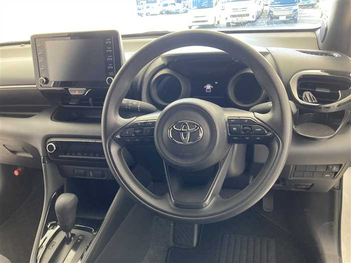 2020 Toyota Yaris 6AA-MXPH10 (UW-69ad0002b9186)[16]