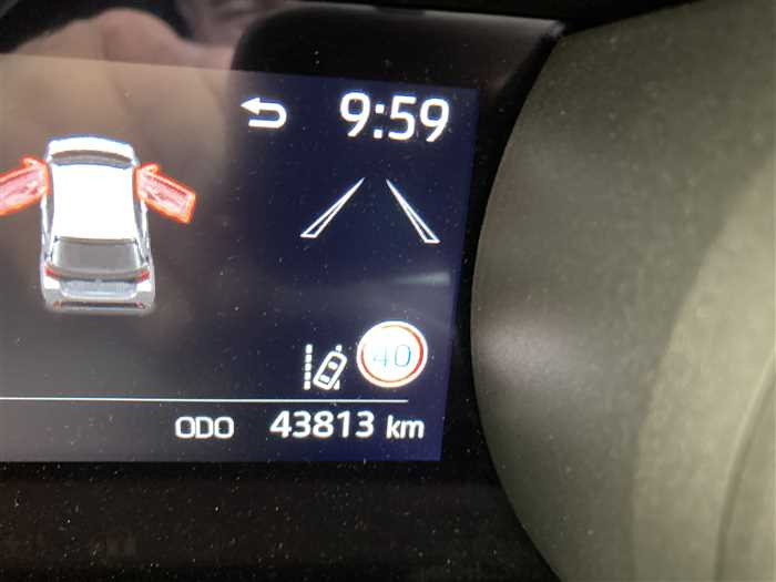 2020 Toyota Yaris 6AA-MXPH10 (UW-69ad0002b9186)[24]