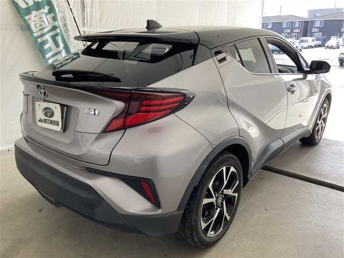 2019 Toyota C-HR 6AA-ZYX11 (UW-69771e4d39631)[1]
