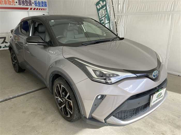 2019 Toyota C-HR 6AA-ZYX11 (UW-69771e4d39631)[2]