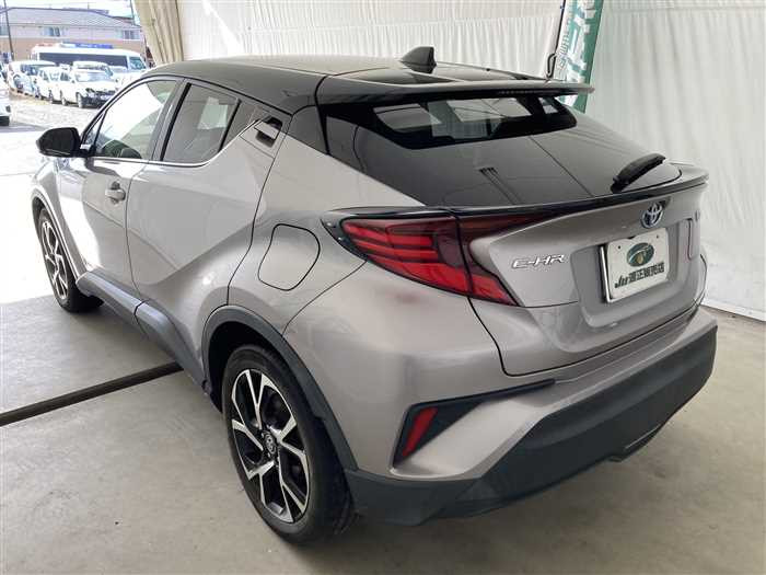 2019 Toyota C-HR 6AA-ZYX11 (UW-69771e4d39631)[3]